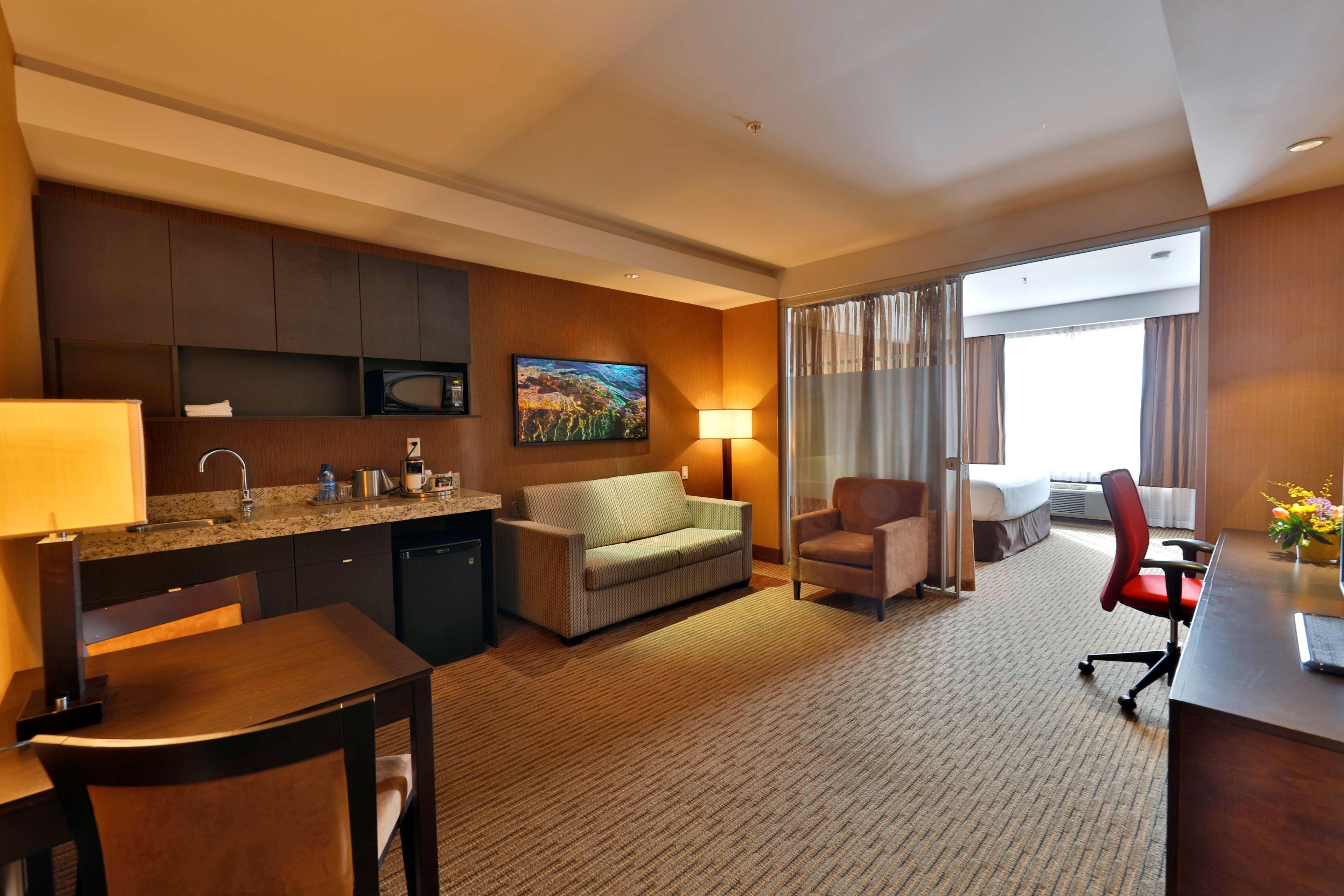 Edmonton Hotel & Convention Center إيدمونتون المظهر الخارجي الصورة