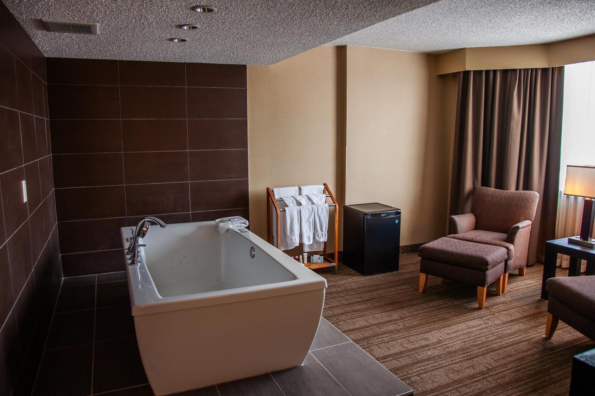 Edmonton Hotel & Convention Center إيدمونتون المظهر الخارجي الصورة