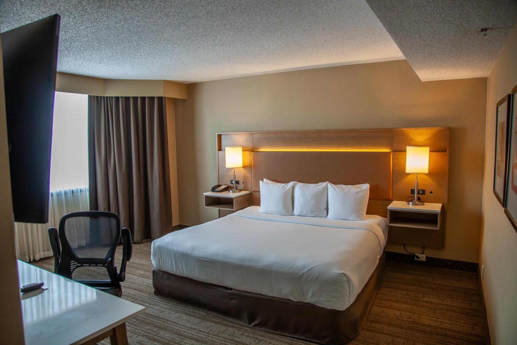 Edmonton Hotel & Convention Center إيدمونتون المظهر الخارجي الصورة