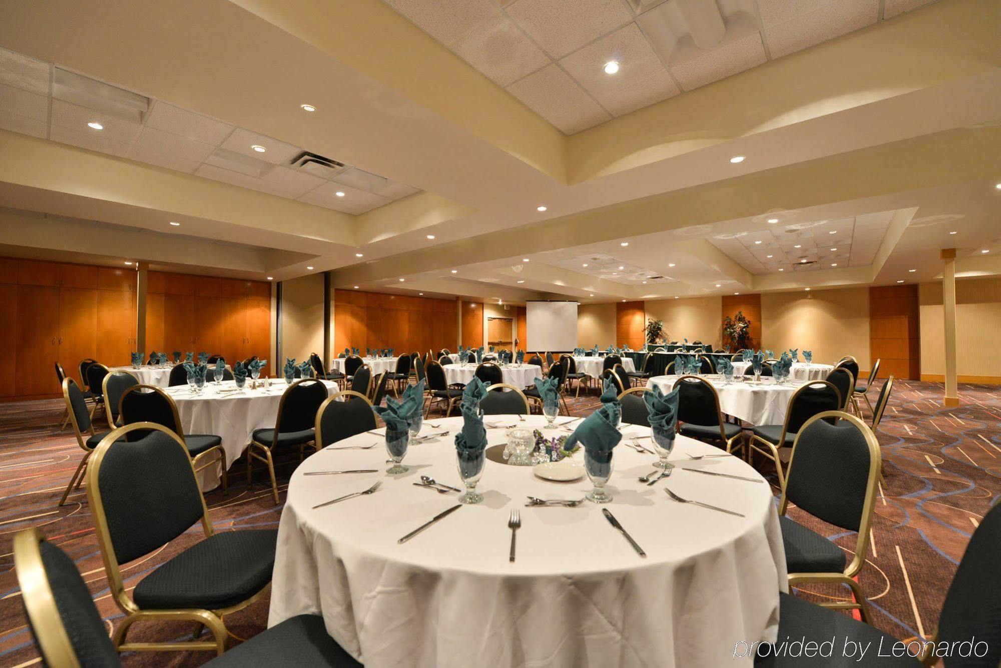 Edmonton Hotel & Convention Center إيدمونتون المظهر الخارجي الصورة