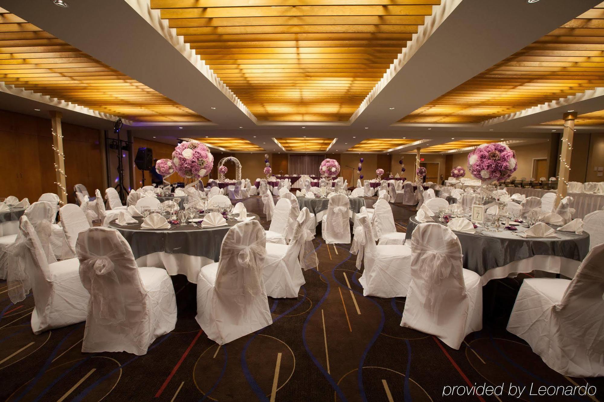 Edmonton Hotel & Convention Center إيدمونتون المظهر الخارجي الصورة