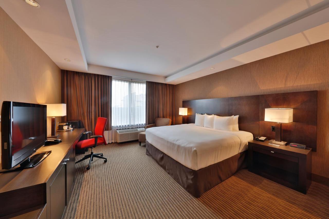 Edmonton Hotel & Convention Center إيدمونتون المظهر الخارجي الصورة