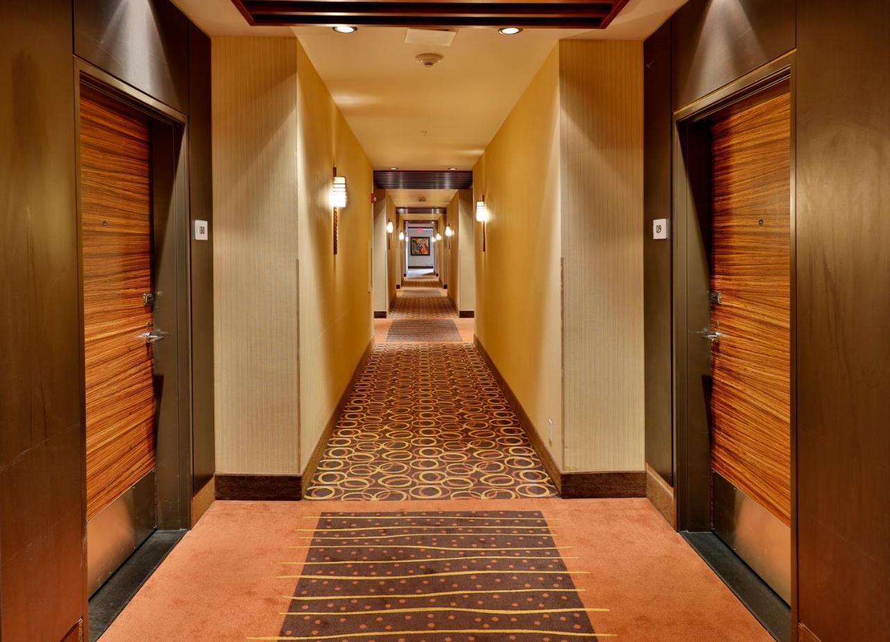 Edmonton Hotel & Convention Center إيدمونتون المظهر الخارجي الصورة