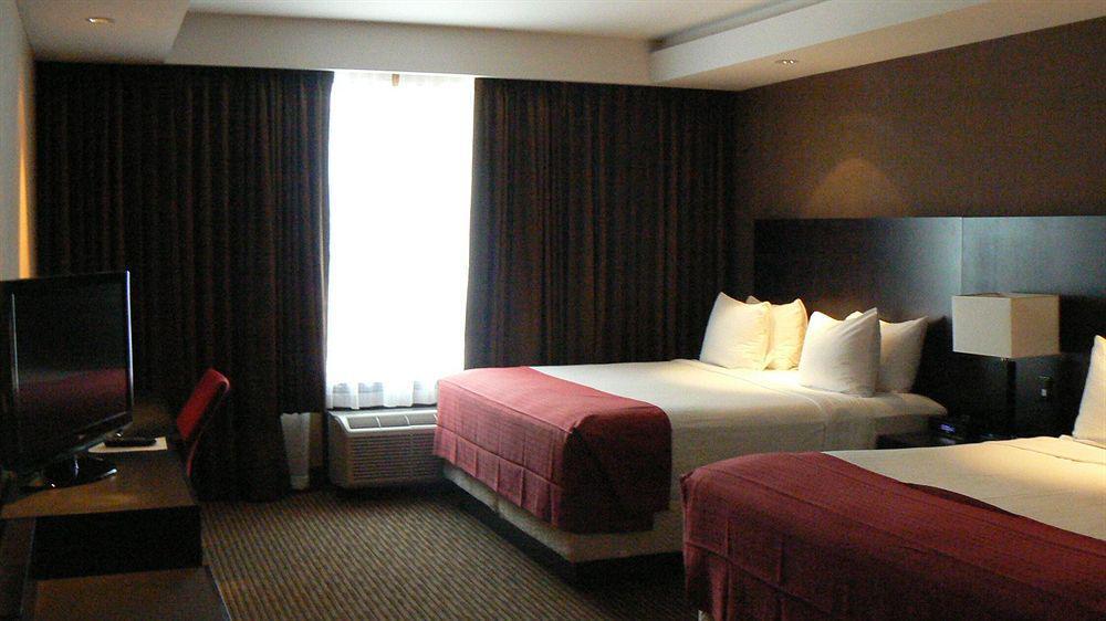 Edmonton Hotel & Convention Center إيدمونتون المظهر الخارجي الصورة